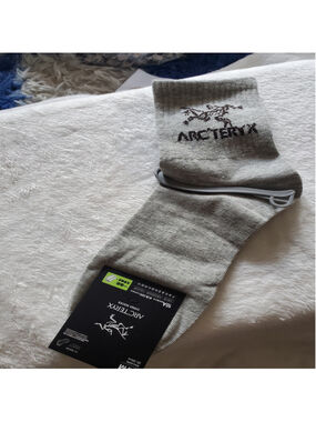 Men's Arc'teryx Casual Socks Size M 7-10 Grey and Black